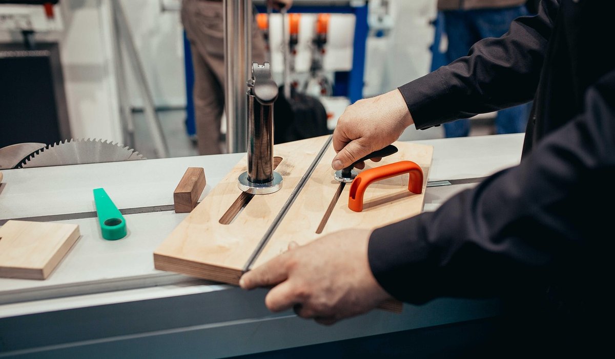 Choosing the Right Sandpaper for Wood Projects