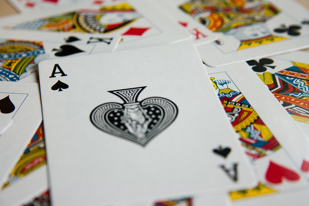 RNG or Live Dealer? How to Pick Your Casino Battlefield